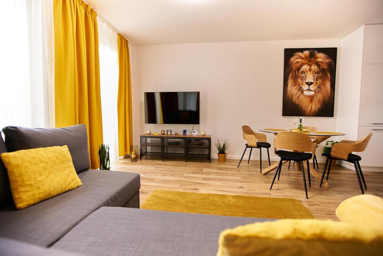 Starlight Bronze Szeged- Exclusive Apartment Exterior photo
