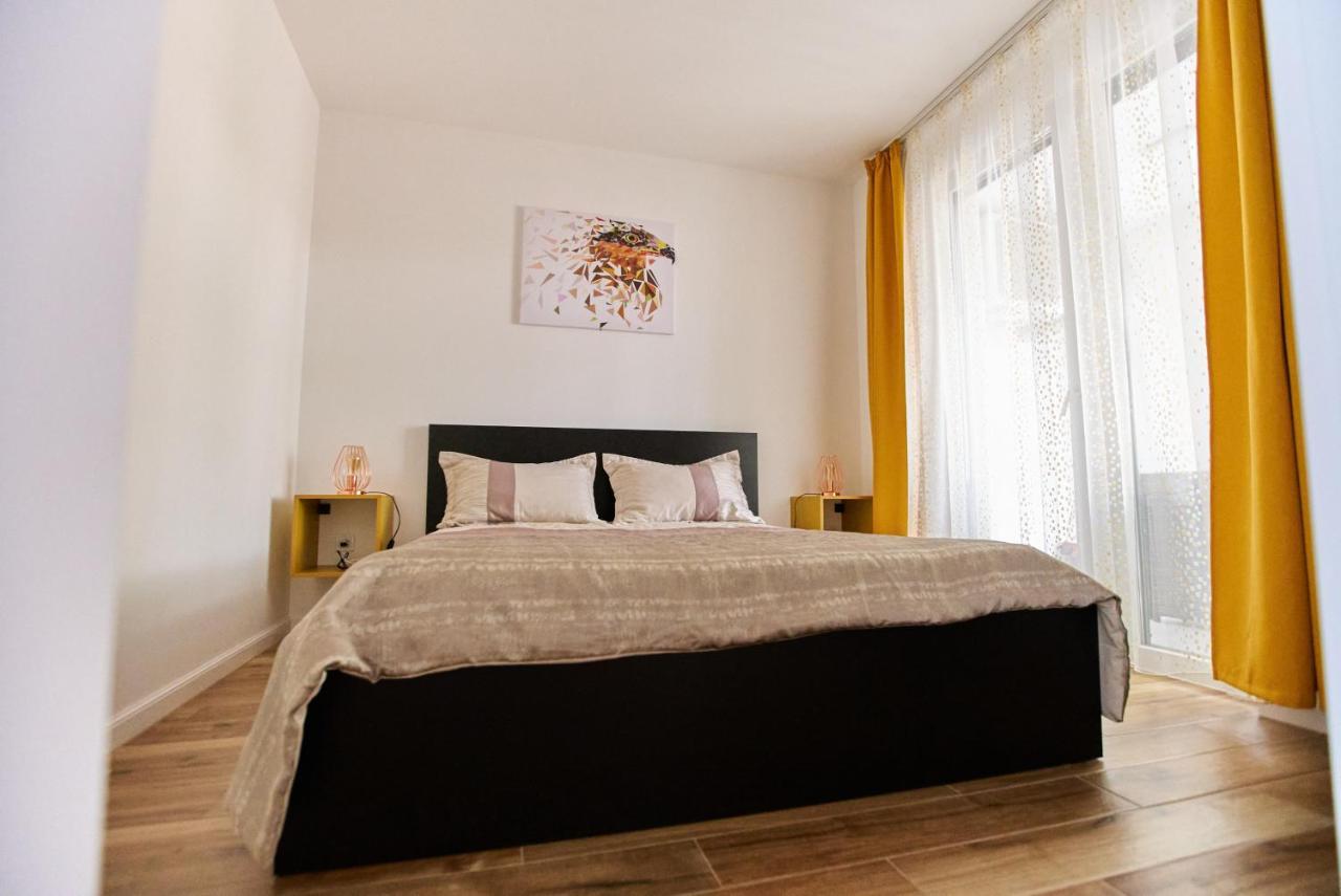 Starlight Bronze Szeged- Exclusive Apartment Exterior photo