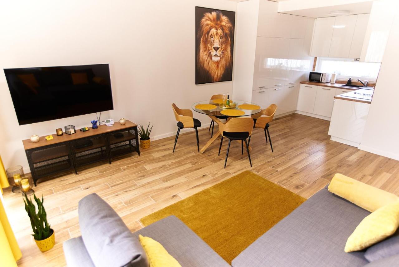 Starlight Bronze Szeged- Exclusive Apartment Exterior photo